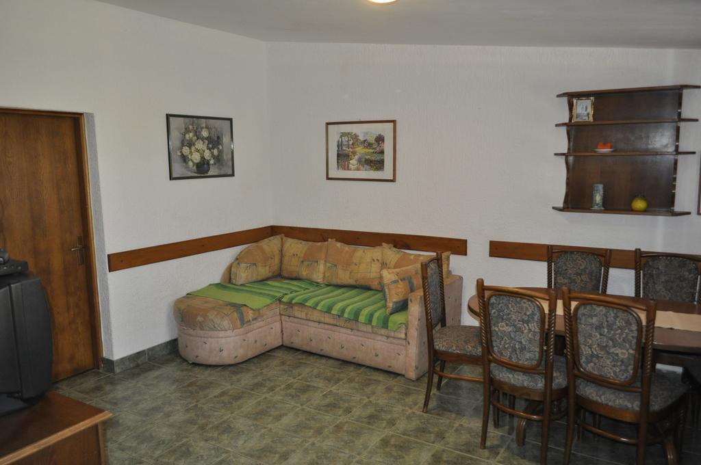 Apartments Pavlovic Linardici Ruang foto